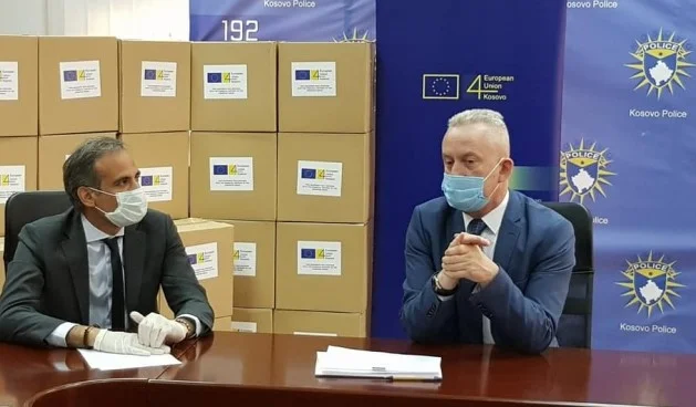 EU spendet 80.000 Masken an die Kosovo Polizei