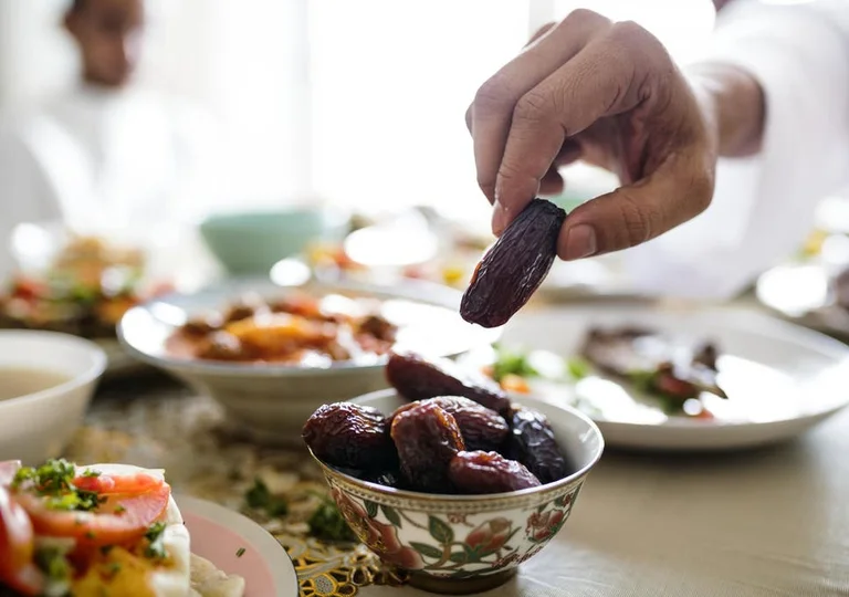 Los beneficios de la comida y el ayuno no se limitan a los musulmanes
