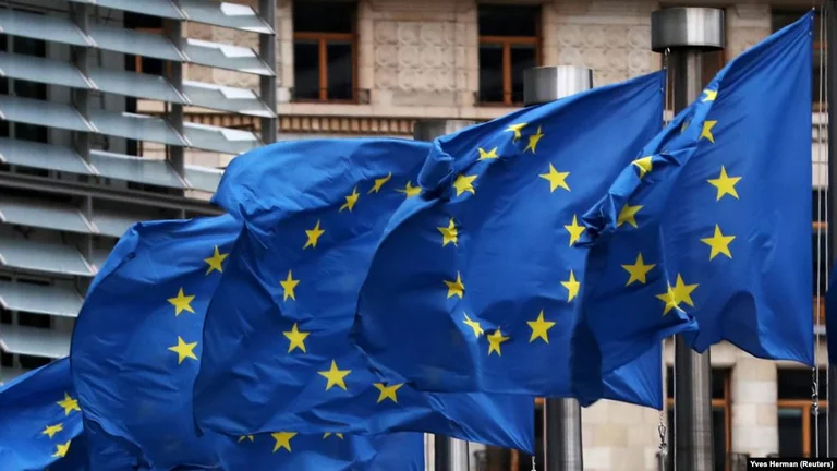 EU guarantees 1 billion-euro fund for development of anti-commercial vaccine