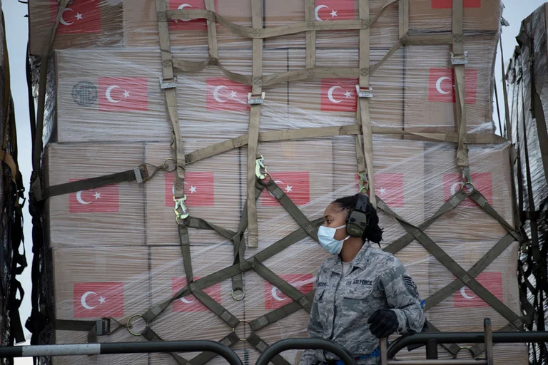 Turquía impone restricciones a la exportación de algunos equipos médicos
