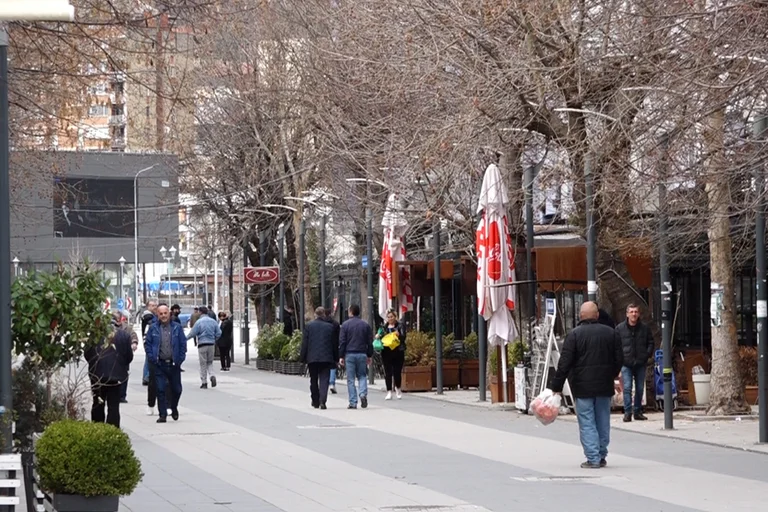 ETC worker in Mitrovica infected her Corleone with five family members