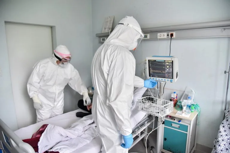 Pour la première fois, des images sont publiées à la clinique infectieuse de QKUK