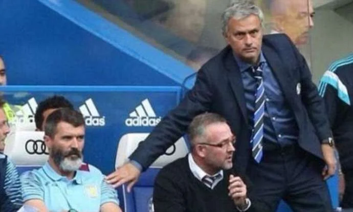 When Roy Keane brutally refused to let Mouriho's hand reach out to the Portuguese