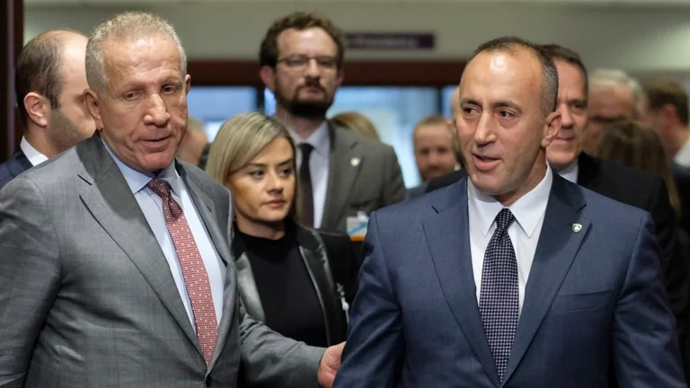 Haradinaj: Je m'oppose fortement au traitement non conventionnel que Pacolli subit