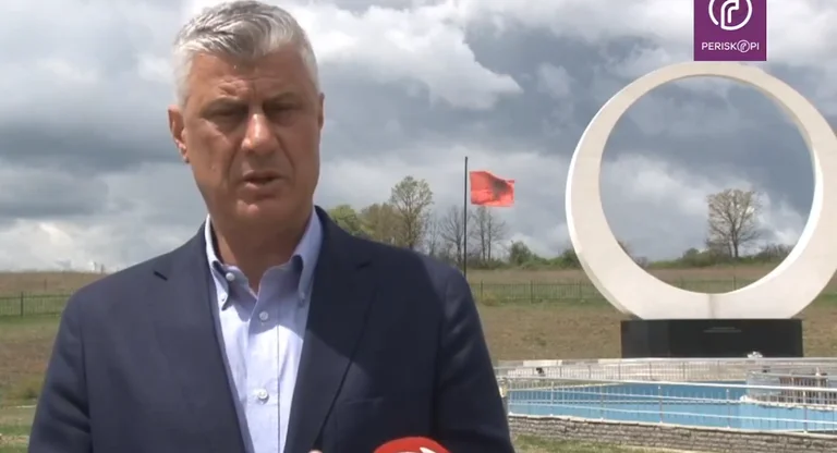 Thaci rend hommage à la tombe d'Ilaz Kodra : Il n'y a aucun facteur ni circonstance qui abrite le génocide serbe