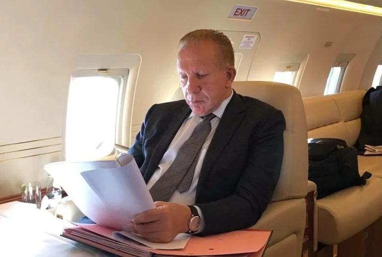 Pacolli arriva alle 17:30 a Pristina
