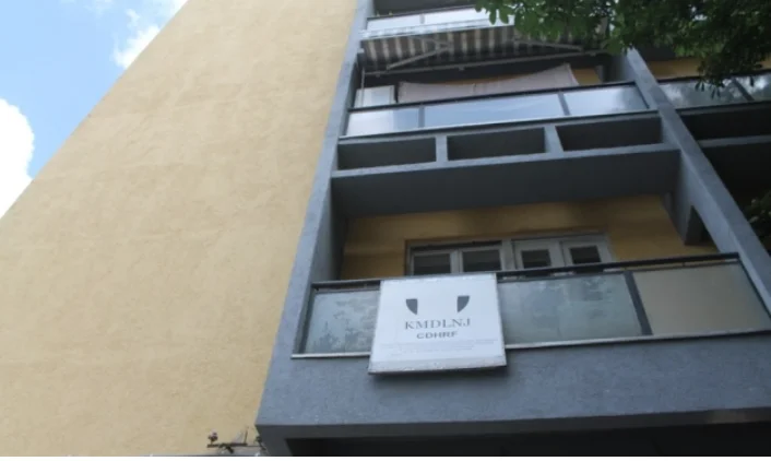 KMDLNj condanna a bruciare una casa in Gjilan