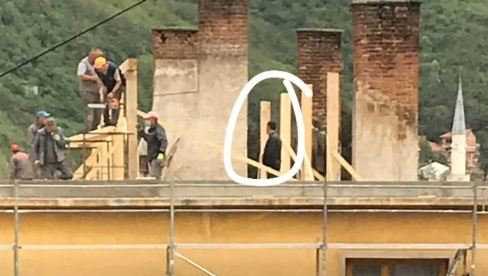 In primo luogo, i direttori di Prizren, poi assemblatori VVA: Le regole della pandemia in questa citta' sono rotte e stanno riparando le loro abitazioni.
