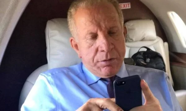 Vole, vole Pacolli: AKR dirige l'avion vers le Kosovo