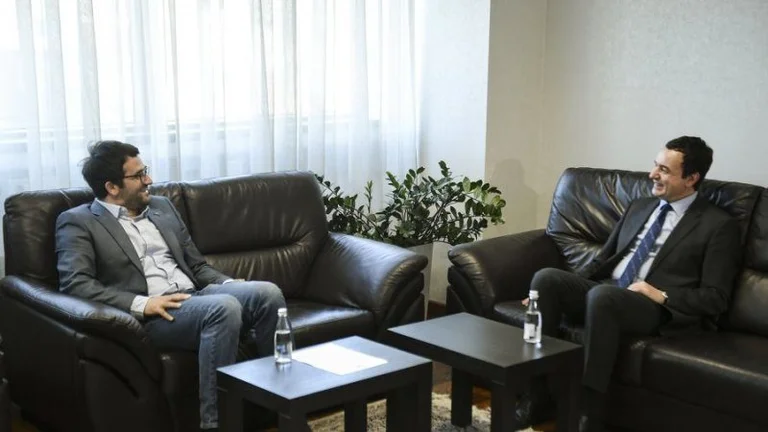 Lajmërohet Shkëlzen Gashi pas shkarkimit: Shpërndan shkrimin ku qytetarët e Kosovës quhen ‘linçues e dhunues’