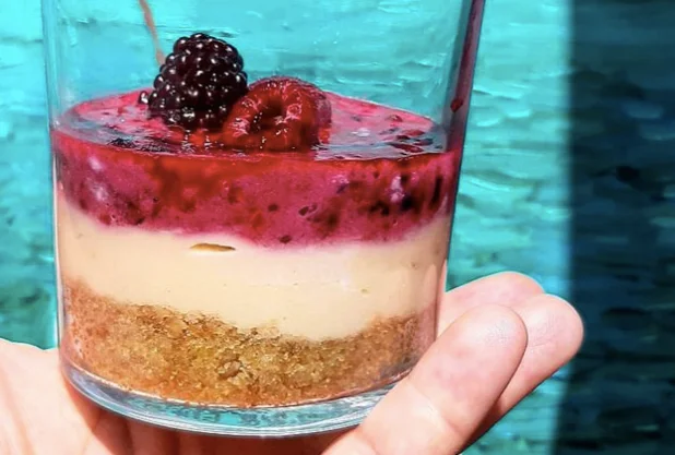 postre perfecto para estos días; Tome lo que está en el refrigerador y siga los pasos