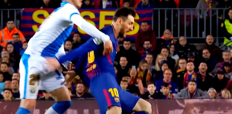 The nightmare of every defender, look at the crazy ways the players tried to stop him.