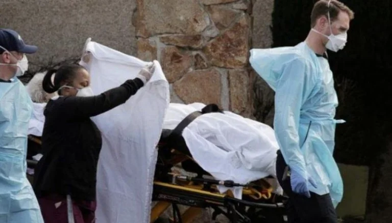 In the United States over the last 24 hours, 2772 dead, over 48 thousand infected in one day