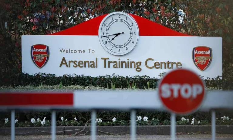 Arsenal de lunes regresa a la formación
