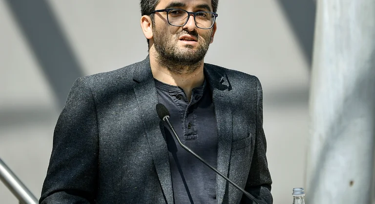Kurti's adviser argues for the KLA attack: Tells activists to share his status
