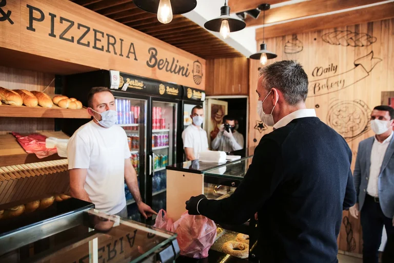 Wessel pubblica foto comprando petali caldi prima iftar: Il mio cibo preferito