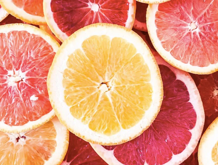 Cibo ricco di vitamina C eccetto arance
