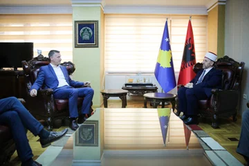 Veseli viziton BIK-un: Të gjithë besimtarëve tanë, urime muaji i shenjtë i Ramazanit