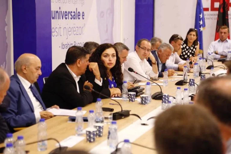 Këta janë deputetët nga LDK që nuk e nënshkruan mocionin për rrëzimin e Qeverisë Kurti