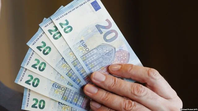 Pensioni e social out