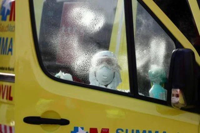 La Spagna permette ai bambini di fare passeggiate, mentre la diffusione del virus rallenta