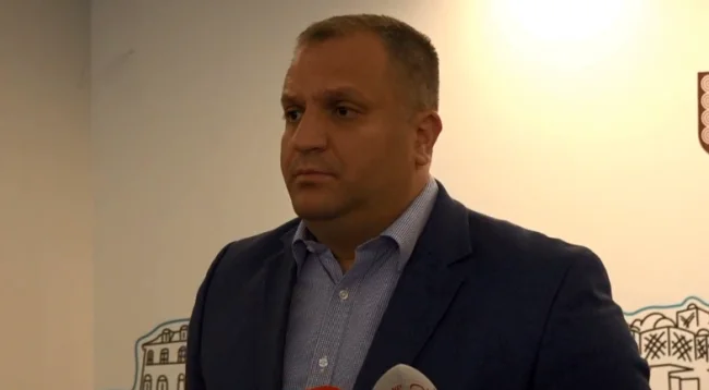 Shpend Ahmeti annuncia: Su 61 test a Pristina, 6 con coronaria