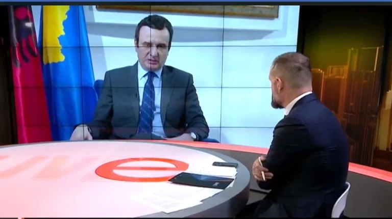 Kurt avec des tons menaçants: Je suis prêt pour tout. Cette année est une année de guerre.