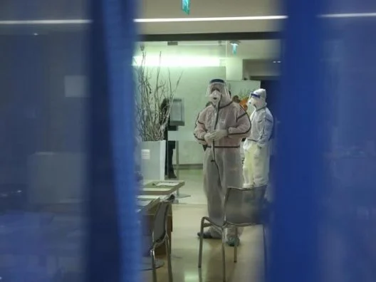 The Italian hospital shuts down the intensive care department, a video of the joy of doctors and nurses