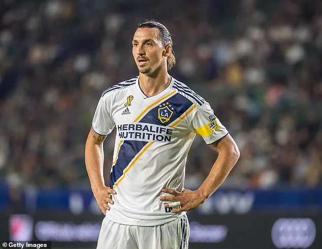 Ibahimovic hatte ehemalige Teamkollegen bedroht, hatte gerühmt: Ich habe eine Insel und viel Geld in meinem Konto.