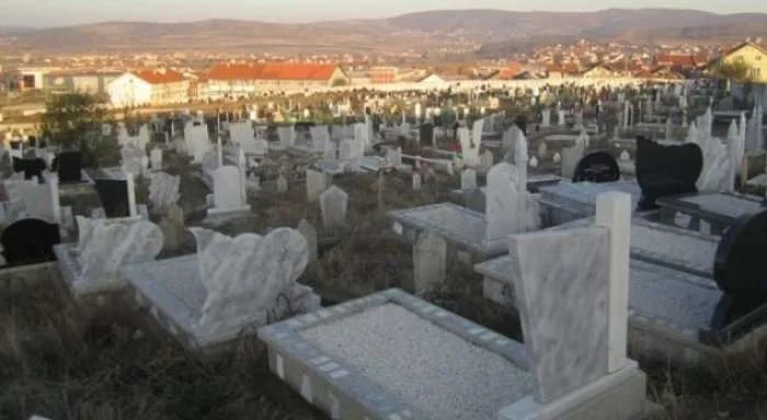 Inhuman Act in the Year, qualcuno ha danneggiato il cimitero