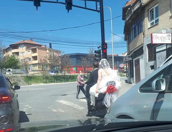 Marriage in Coronavirus situation, couple take motorcycle rides across Pristina