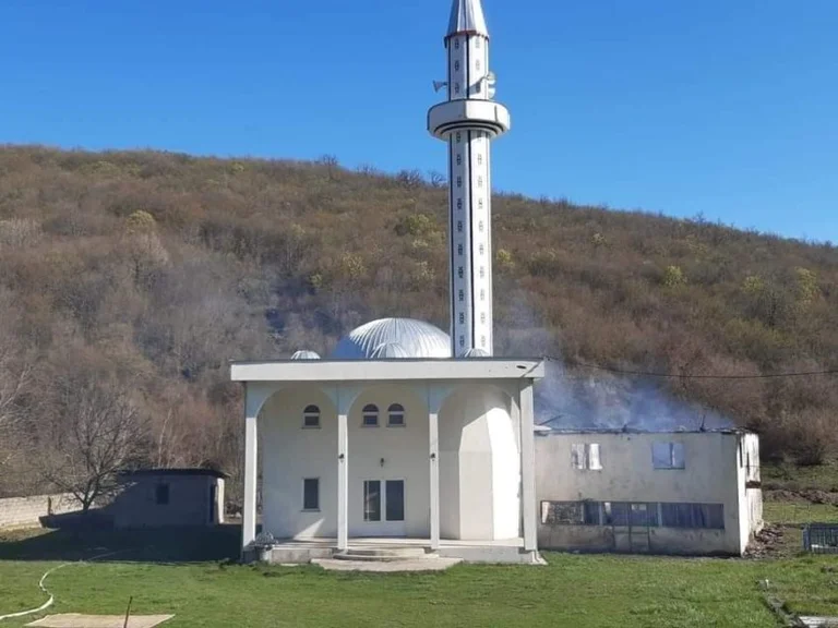 Ladrovci condemns act of burning mosque in the village of Vrboc