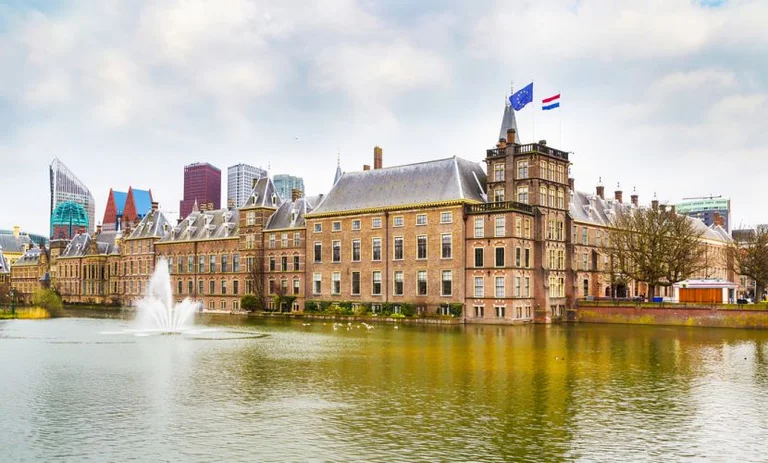 Due kosovari tra cinque arrestati a Rotterdam sono stati sequestrati con oltre 1.000 kg di cocaina