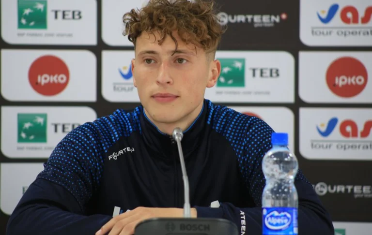 Vojvoda discovers the club and favorite player, as well as the famous song he hears before the games.