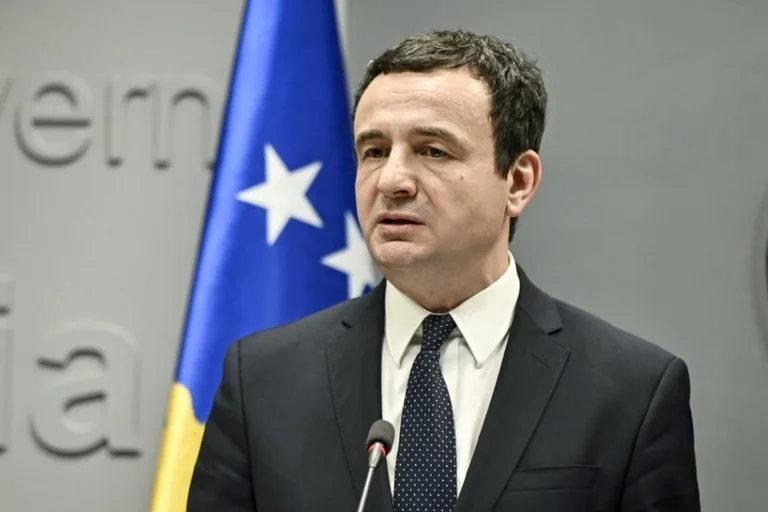 “Albin, nos pères ne se sont pas battus pour vous après 21 ans pour obtenir de l'aide de la Serbie”