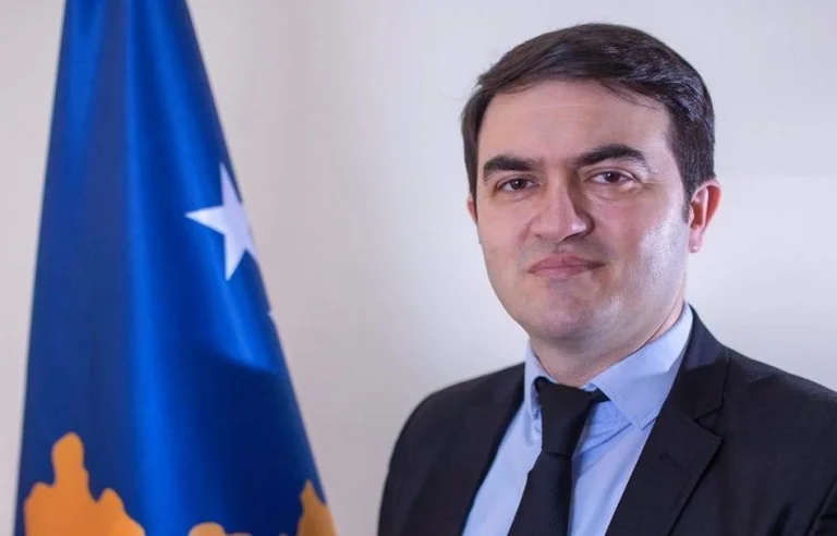 Former soldier of KLA: Previously, it dies of virus that I do test analysis from Serbia