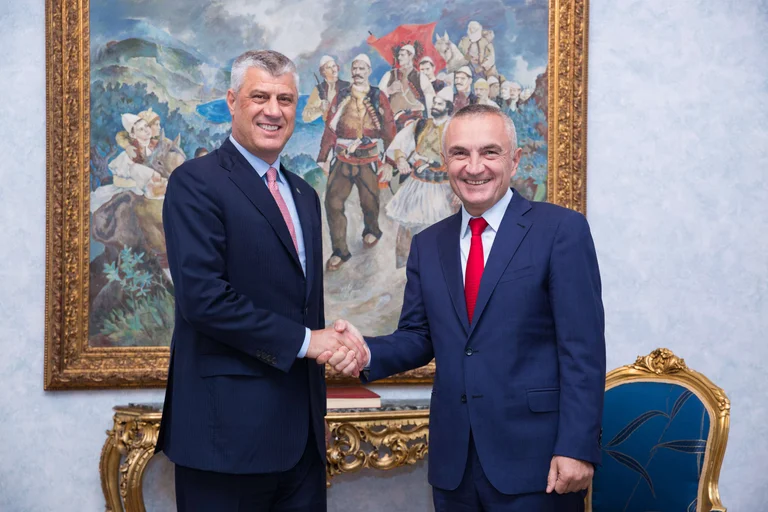 Thaci e Meta parlano al telefono di affrontare entrambi i paesi con Coronavirus
