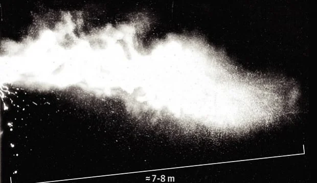 Gli spruzzi di starnuto possono viaggiare fino a 8m