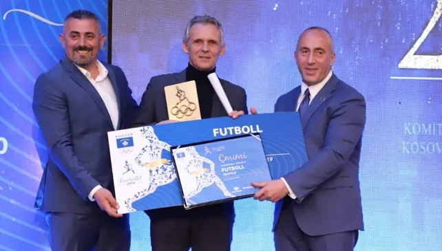 Scandale: L'aide du Kosovo décharge le prix KOK gagné