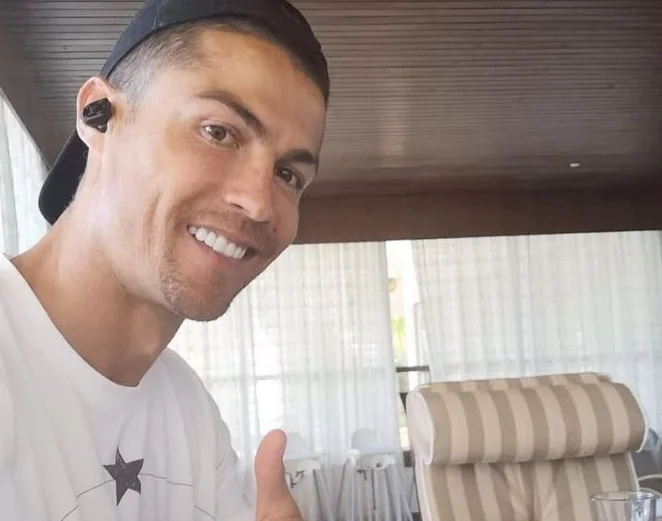 In assenza di calcio, Ronaldo inizia i suoi studi