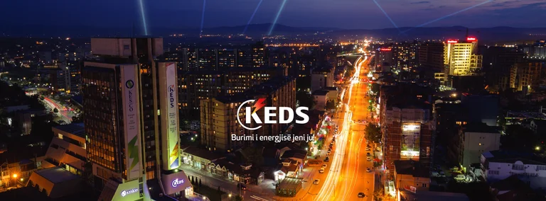 KEDS ha mobilitato numerose squadre di campo a causa del vento