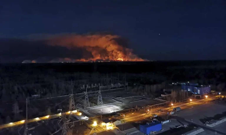 E PABESUED: I fuochi arrivano alla centrale nucleare di Chernobyl, ucraini in febbre da KIAMETI
