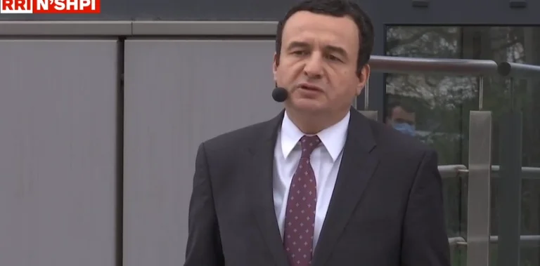 Kurti raison Svecla pour agir sur les députés de l'Assemblée du Kosovo
