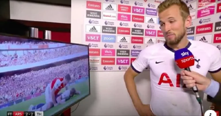 The exact moment that Kane was forced to broadcast directly to see his simulation against Arsenal.