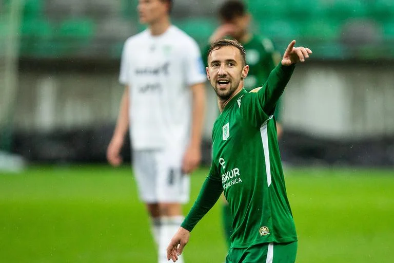 Questo è giocatore di calcio albanese con offerta sensazionale da Liverpool