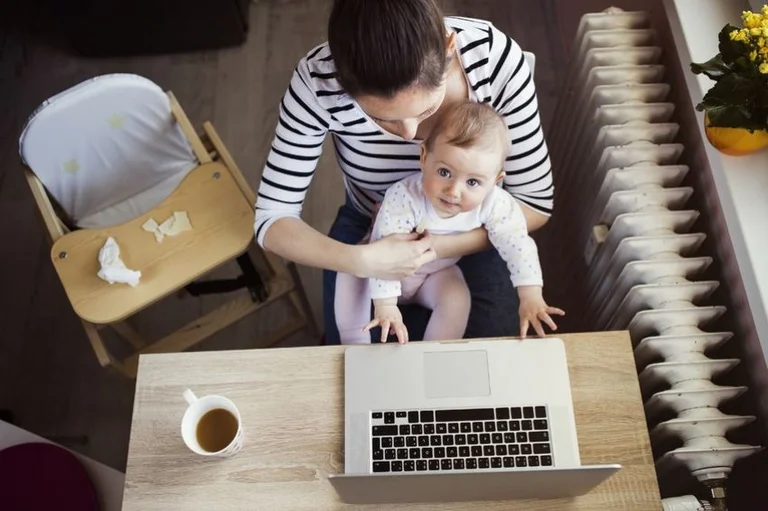 ¿Cómo puedes combinar el trabajo desde el hogar y el compromiso familiar?