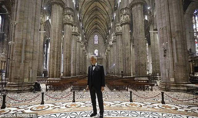 Music for Hope, Andrea Bocelli concerto live alla cattedrale senza vita di Milano