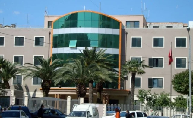 Rompere la quarantena e in conflitto tra loro, 27 anni ha ferito due fratelli a Durres