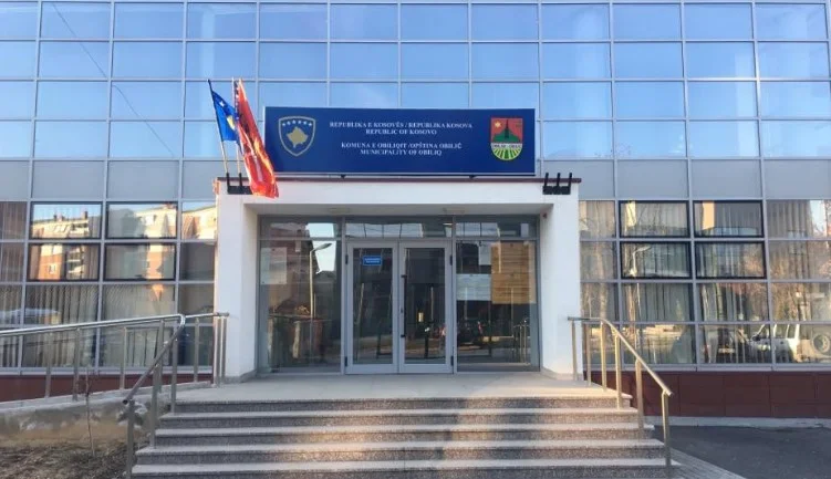 Comune di Obilic annuncia i cittadini sui coprifuoco