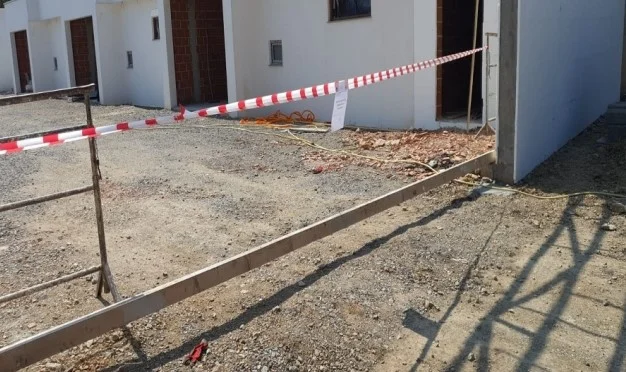 Gjilan lacera la costruzione senza permesso durante il tempo pandemico